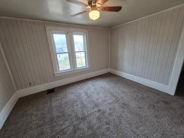 $115,000 | 717 Minnesota Avenue, Albert Lea, MN 56007