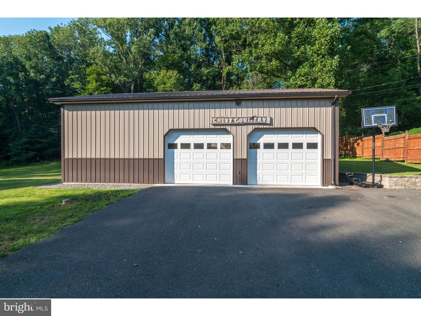 601 Layfield Road Perkiomenville, PA 18074 - Photo 21 of 25 Garage