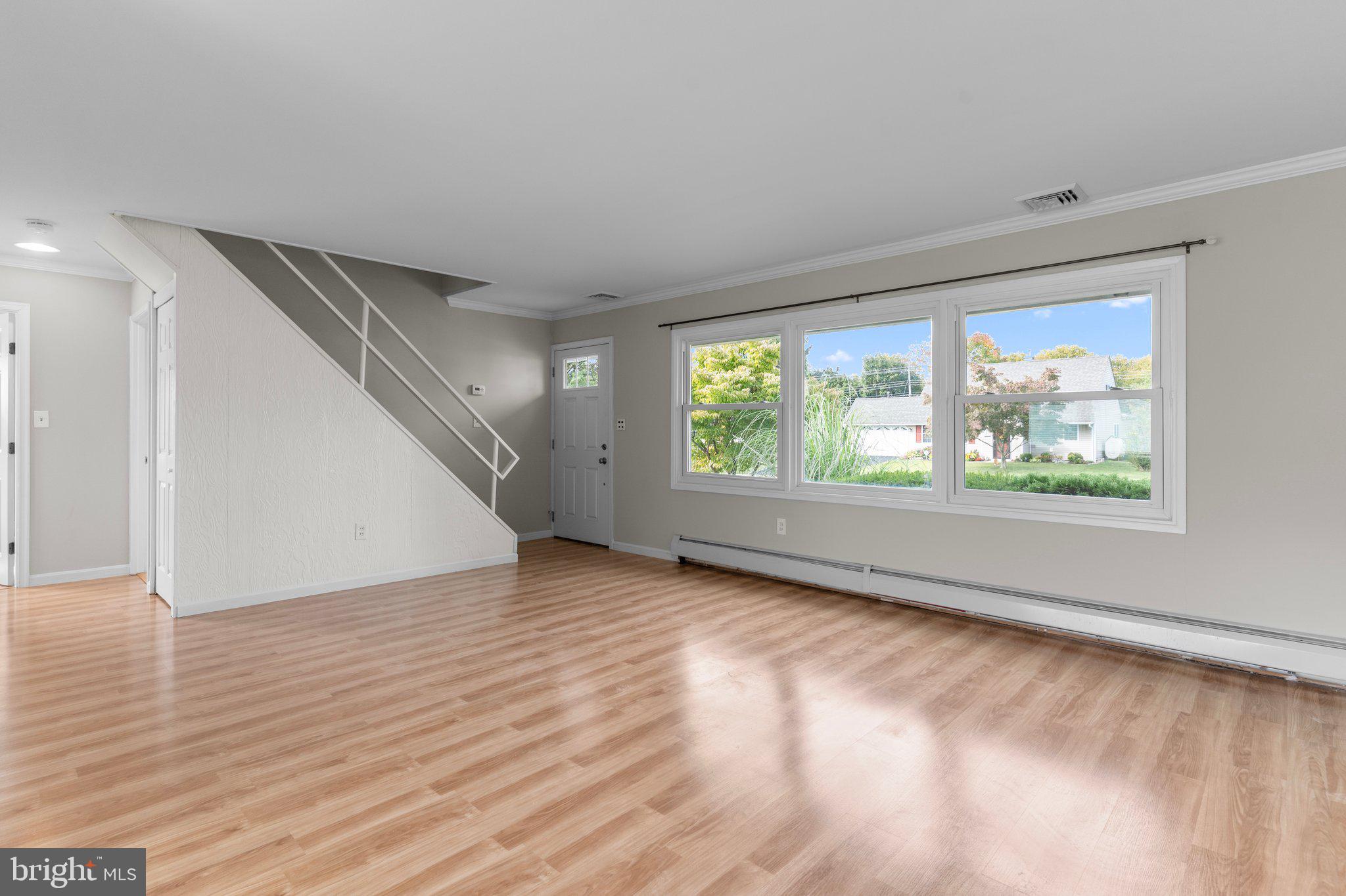 76 Cardinal Road Levittown, PA 19057 - Photo 4 of 28
