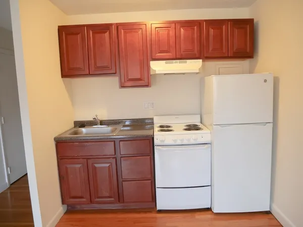 $1,995 | 1027 Commonwealth Avenue, Unit 25, Boston, MA 02215