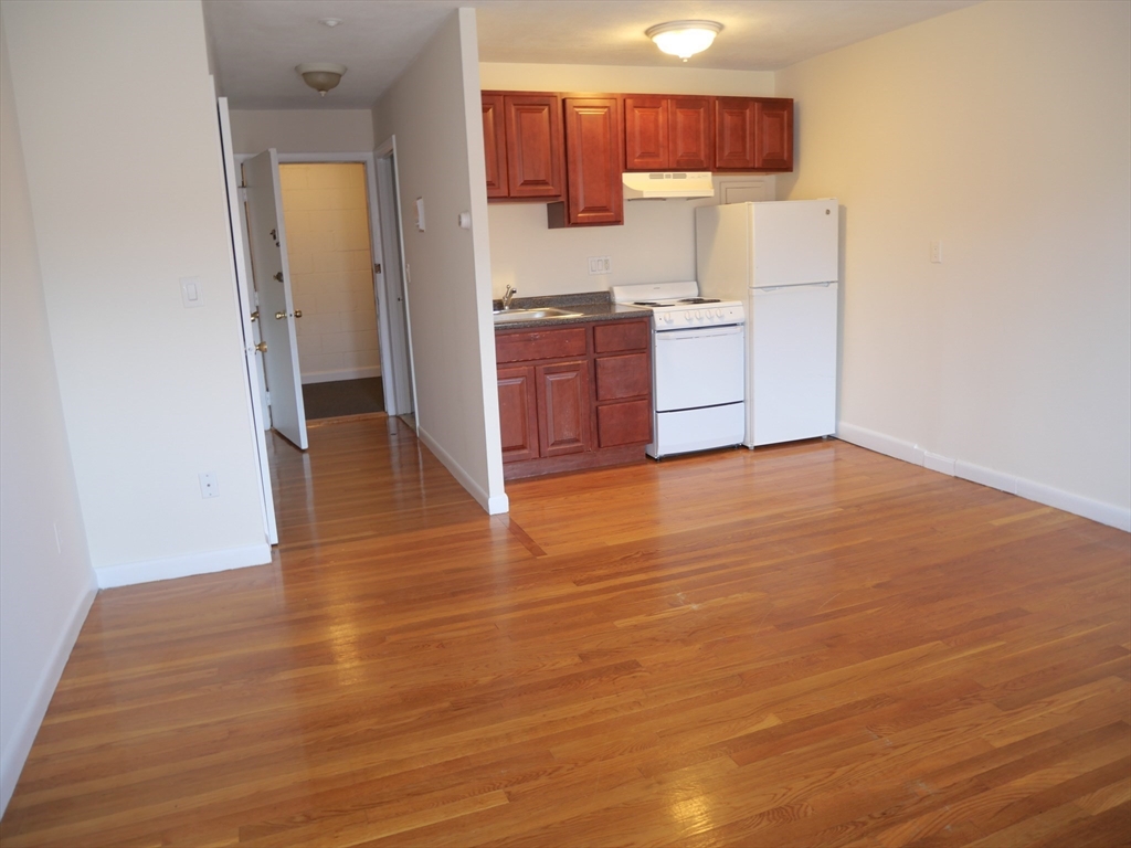 1027 Commonwealth Avenue, Unit 25 Boston, MA 02215 - Photo 3 of 6