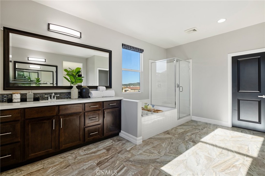 25313 High Noon Court Menifee, CA 92584 - Photo 47 of 73 Primary bathroom