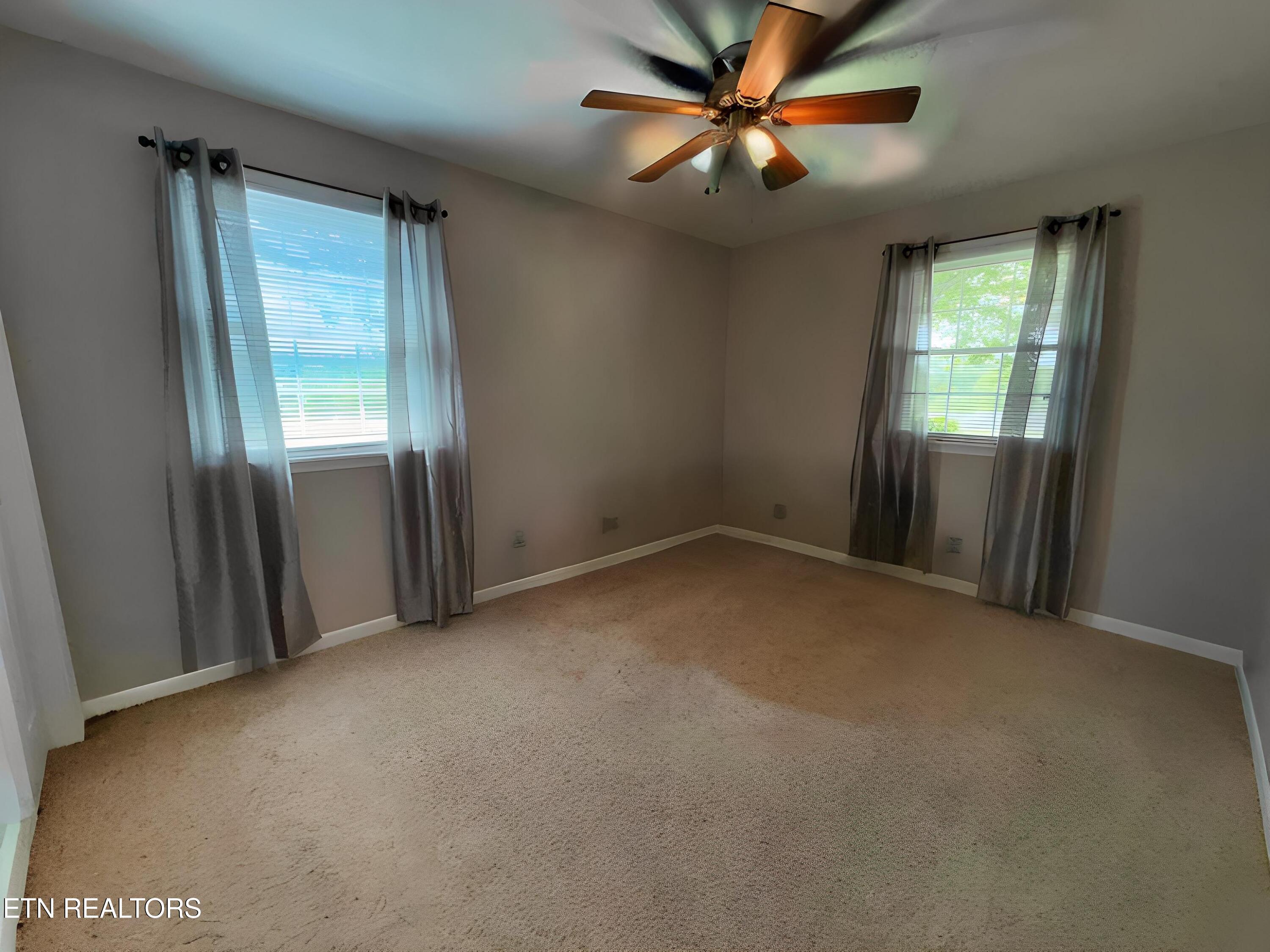 155 Valley View Road La Follette, TN 37766 - Photo 12 of 40 IMG_4384 - Furniture removed - 0