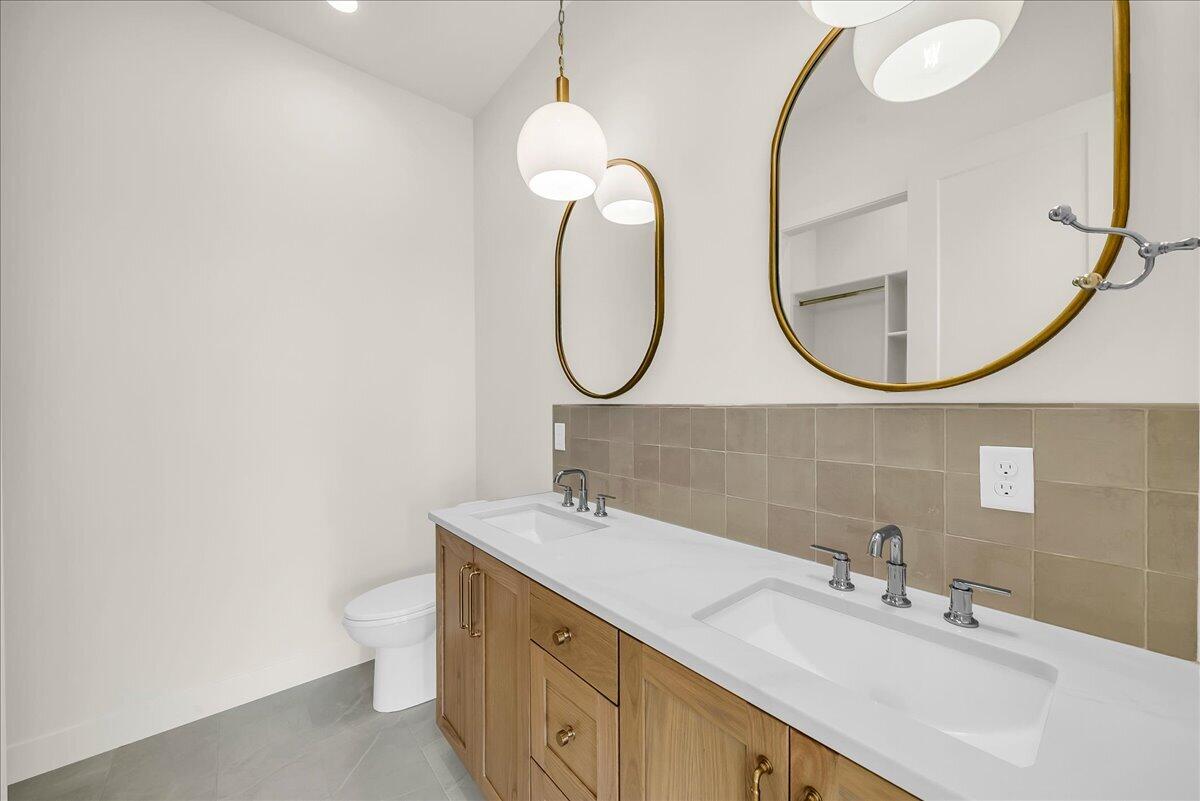 2072 South Pony Way Washington, UT 84780 - Photo 26 of 61 Guest Bathroom 2
