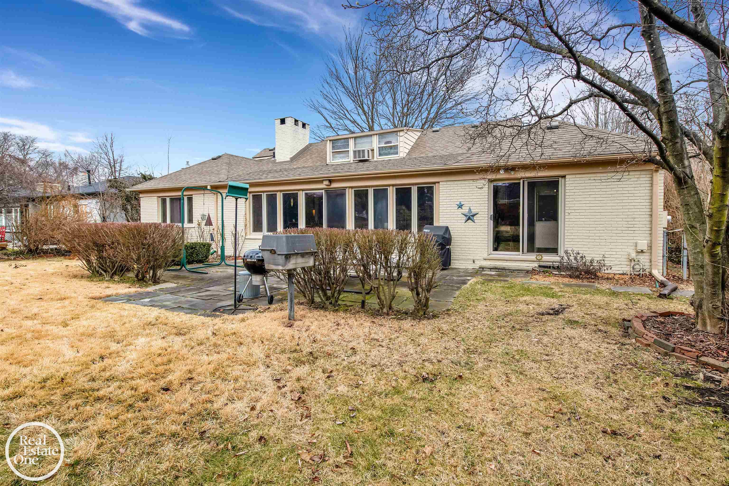 57 Hampton Road Grosse Pointe, MI 48236 - Photo 32 of 35 50134657-8c4132f3-67ba-4c6f-abc3-d09a57fc8982.JPG