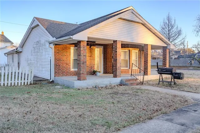 $145,000 | 323 South Holbrook Street, Fort Scott, KS 66701