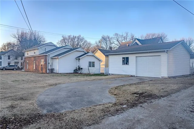 $145,000 | 323 South Holbrook Street, Fort Scott, KS 66701