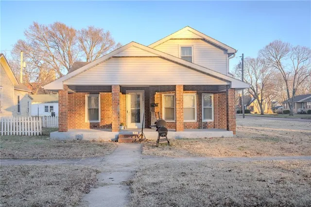 $145,000 | 323 South Holbrook Street, Fort Scott, KS 66701