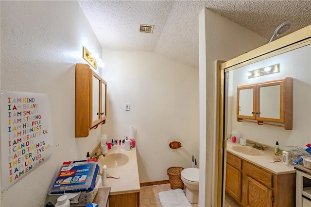 $145,000 | 323 South Holbrook Street, Fort Scott, KS 66701