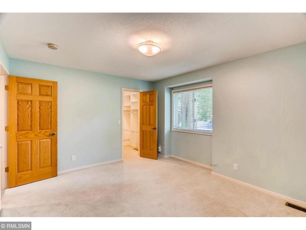 14510 Woodruff Road Wayzata, MN 55391 - Photo 14 of 24 Gallery Image 14