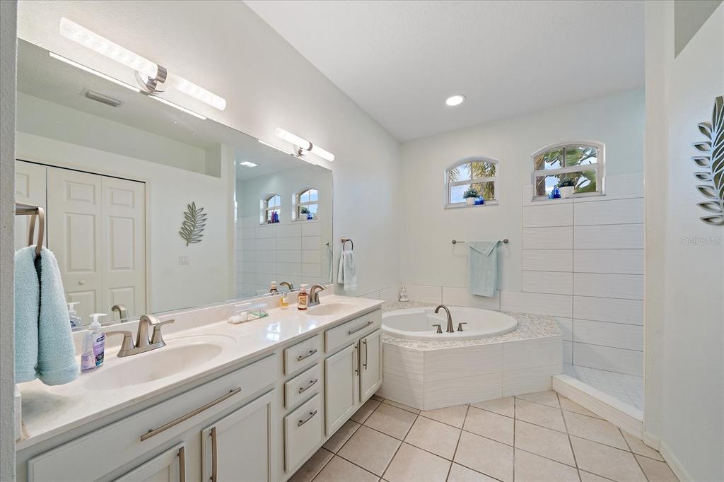 11719 Winding Woods Way Lakewood Ranch, FL 34202 - Photo 18 of 42