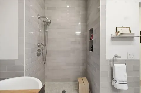 $375,000 | 3820 Roswell Road Northeast, Unit 1012, Atlanta, GA 30342