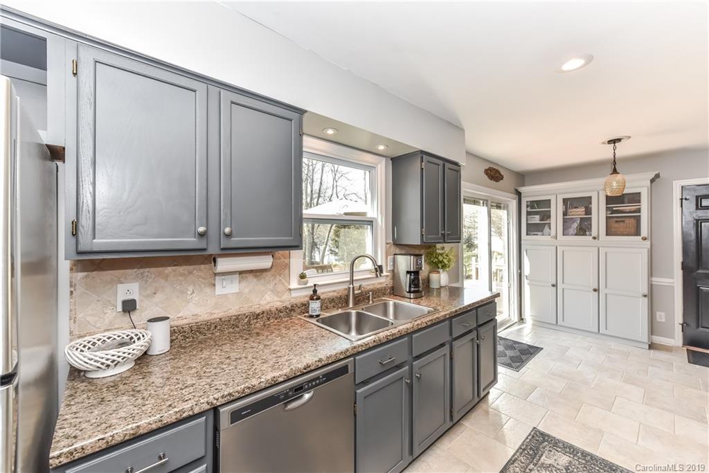 200 Sandymead Road Matthews, NC 28105 - Photo 5 of 32 Gallery Image 5