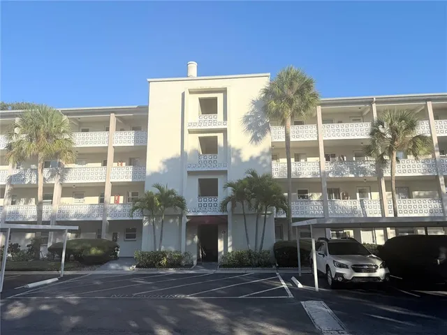 $1,500 | 1524 Lakeview Road, Unit 305, Clearwater, FL 33756