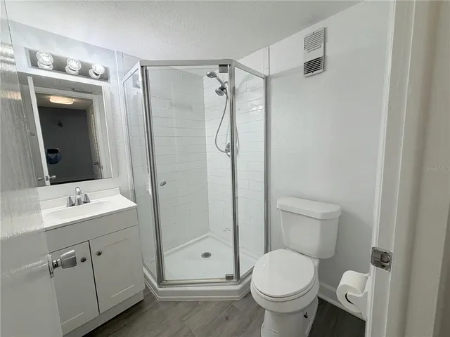 $1,500 | 1524 Lakeview Road, Unit 305, Clearwater, FL 33756