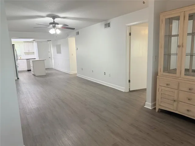 $1,500 | 1524 Lakeview Road, Unit 305, Clearwater, FL 33756