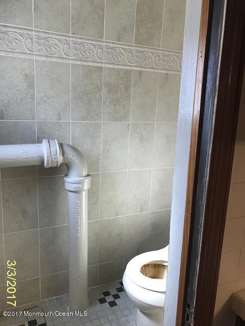 453 Freehold Road Jackson, NJ 08527 - Photo 2 of 33 bathroom1-2