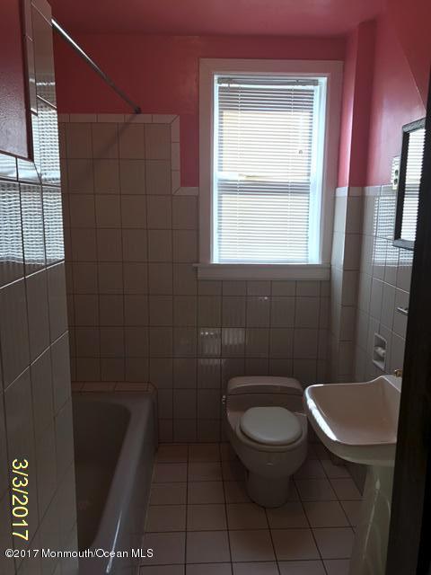 453 Freehold Road Jackson, NJ 08527 - Photo 3 of 33 bathroom2-1