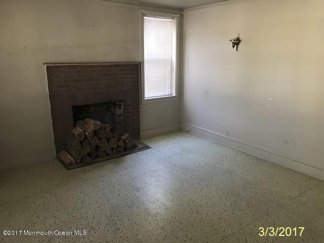 453 Freehold Road Jackson, NJ 08527 - Photo 26 of 33 living1
