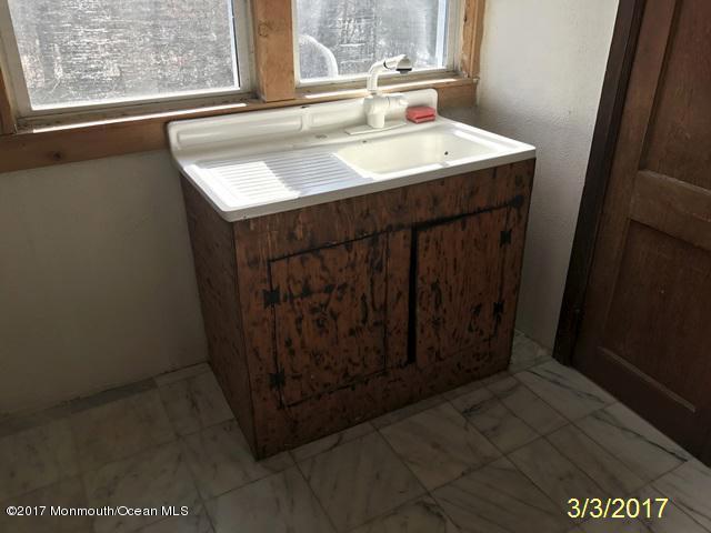 453 Freehold Road Jackson, NJ 08527 - Photo 6 of 33 bathroom3-1