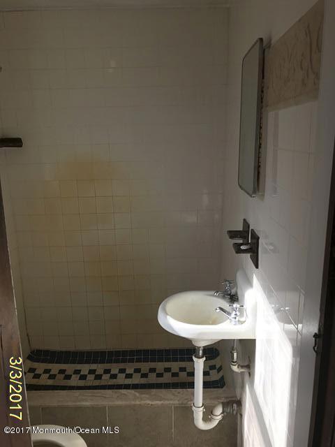 453 Freehold Road Jackson, NJ 08527 - Photo 7 of 33 bathroom3-3