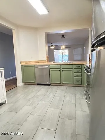 $2,150 | 959 East Arabian Drive, Gilbert, AZ 85296