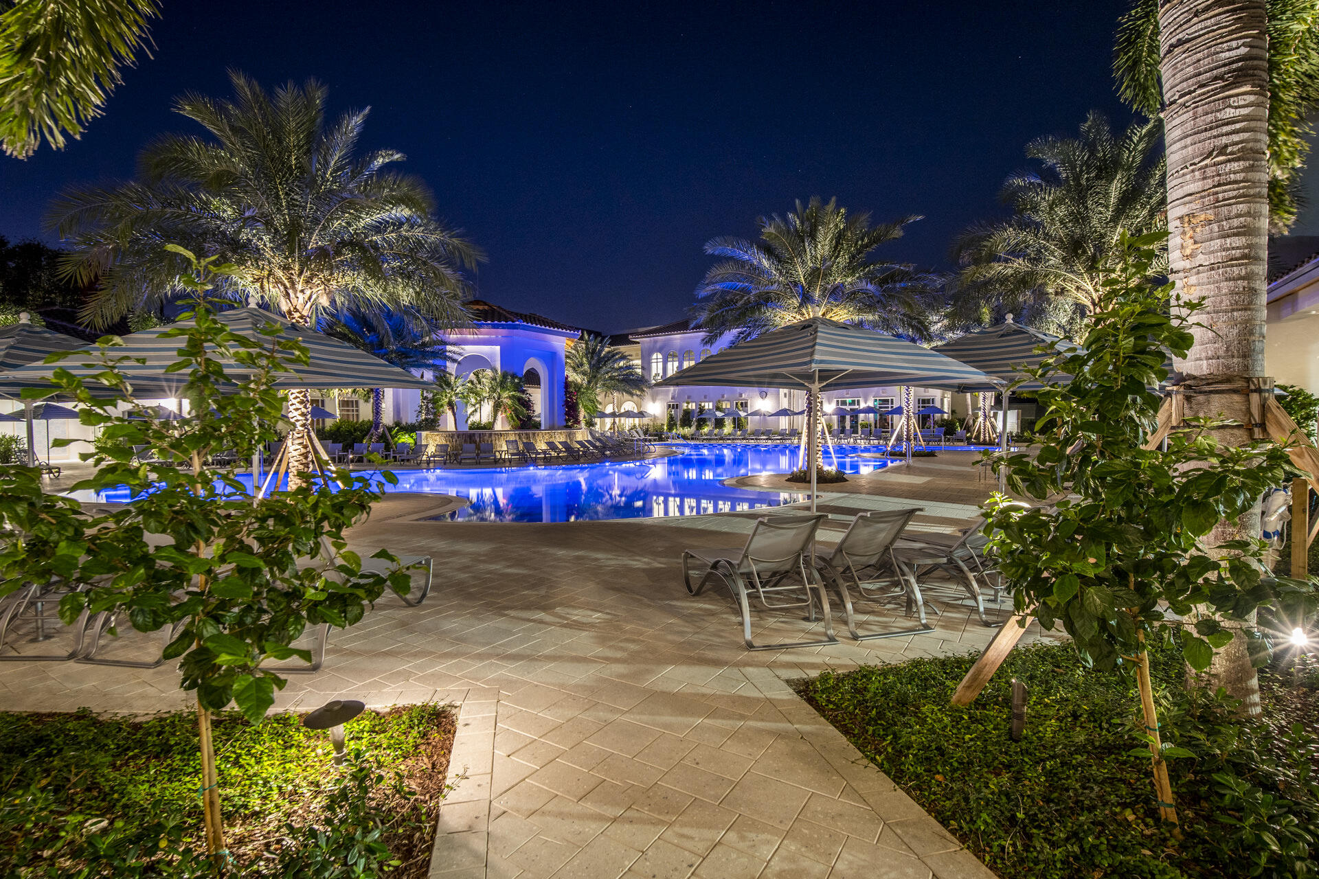 7808 L Aquila Way Delray Beach, FL 33446 - Photo 46 of 73 pool deck at night