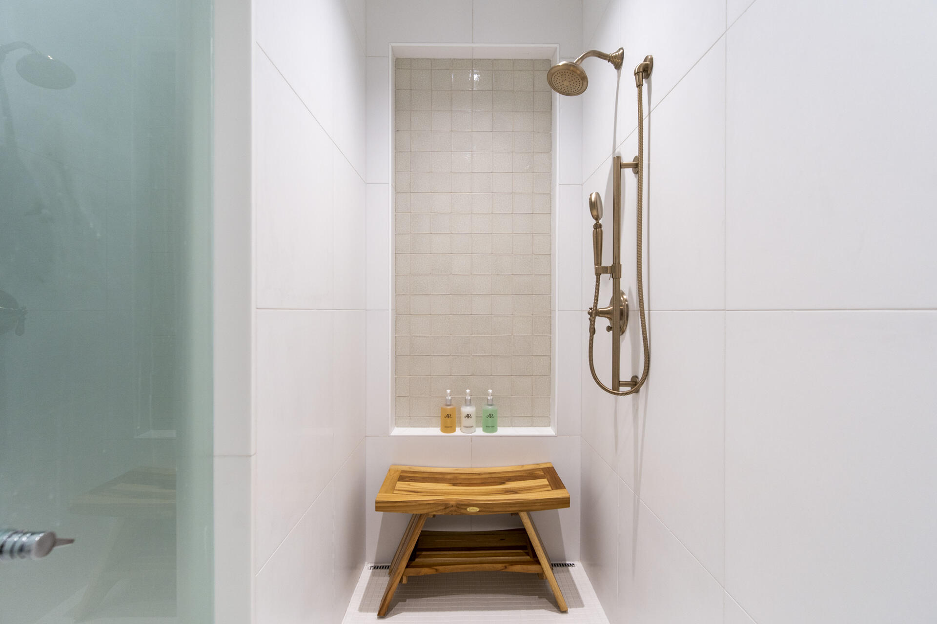 7808 L Aquila Way Delray Beach, FL 33446 - Photo 58 of 73 Spa Ladies Shower - Sml
