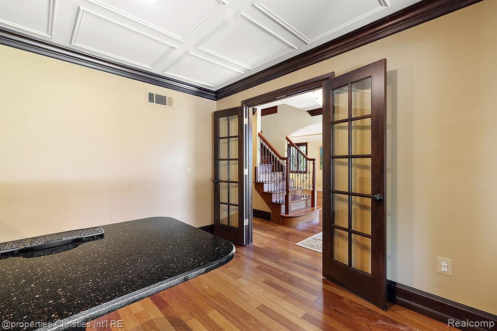817 Stag Ridge Road Rochester Hills, MI 48309 - Photo 12 of 80