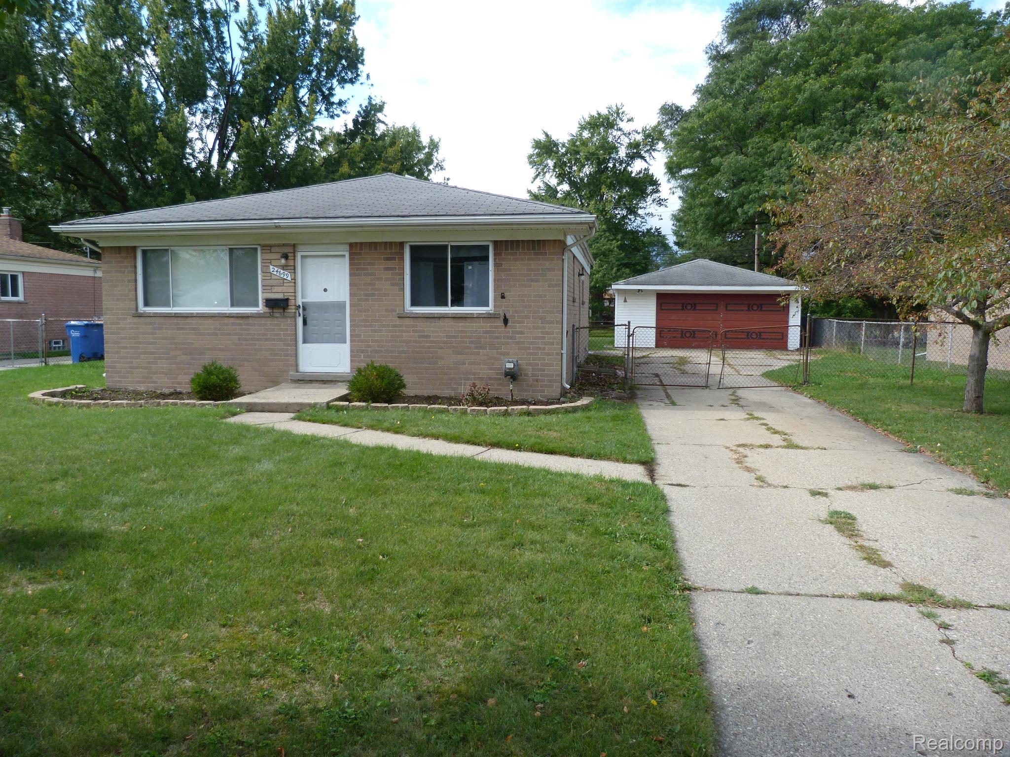 24699 Cunningham Avenue Warren, MI 48091 - Photo 1 of 14