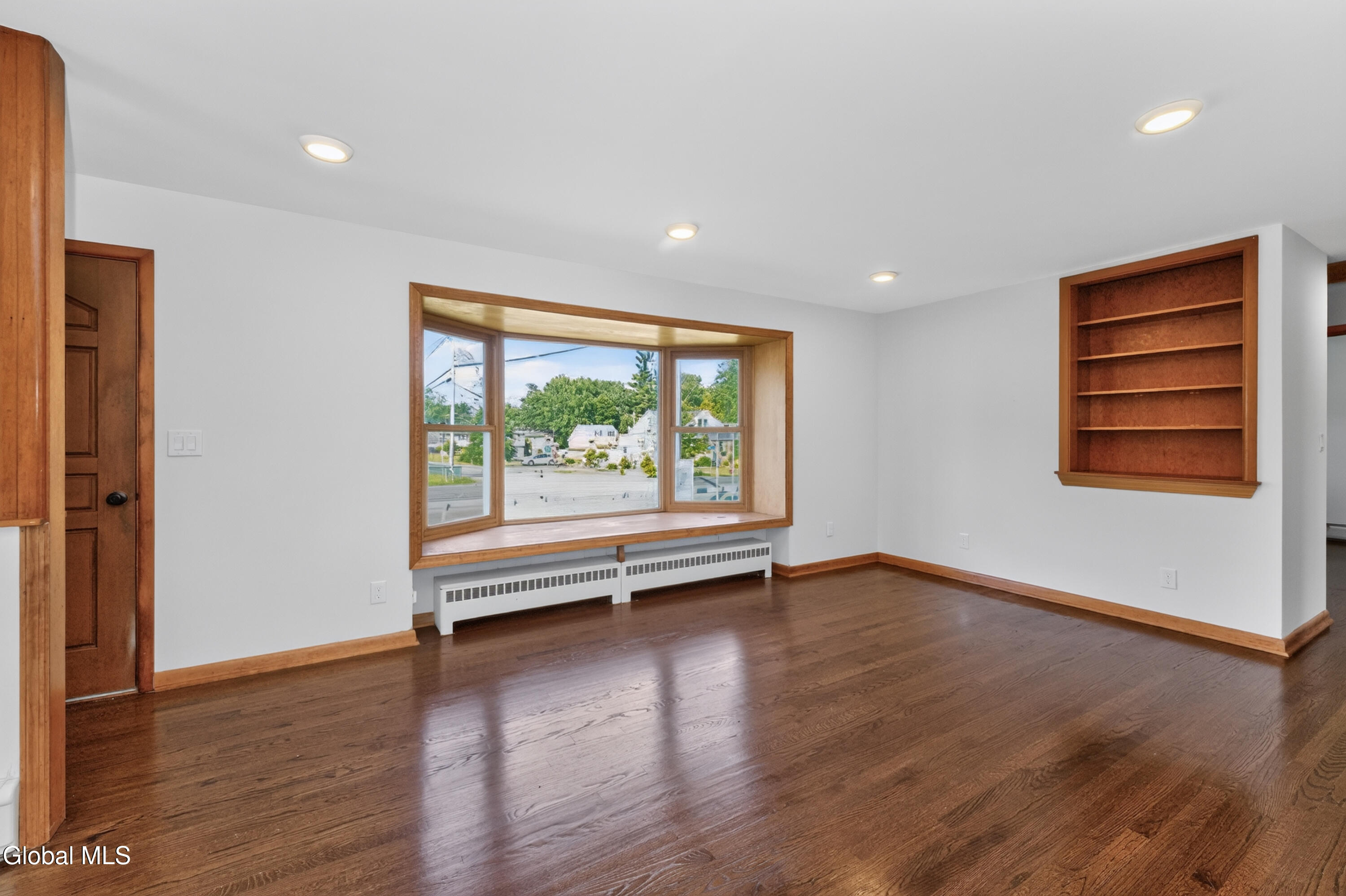 1406 Red Mill Road East Greenbush, NY 12144 - Photo 6 of 32 1 Greatroom 6