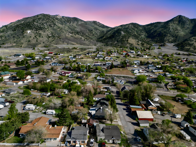 44 Shriver Street Eureka, UT 84628 - Photo 5 of 43 Aerial perspective showcasing a residential area with varied housing styles