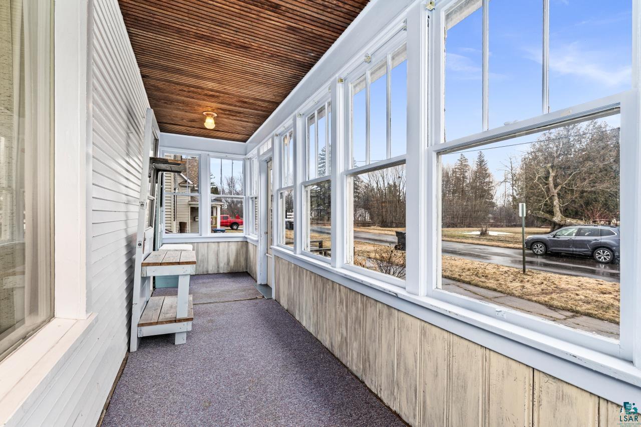 607 3rd Avenue East Superior, WI 54880 - Photo 31 of 41 View of unfurnished sunroom