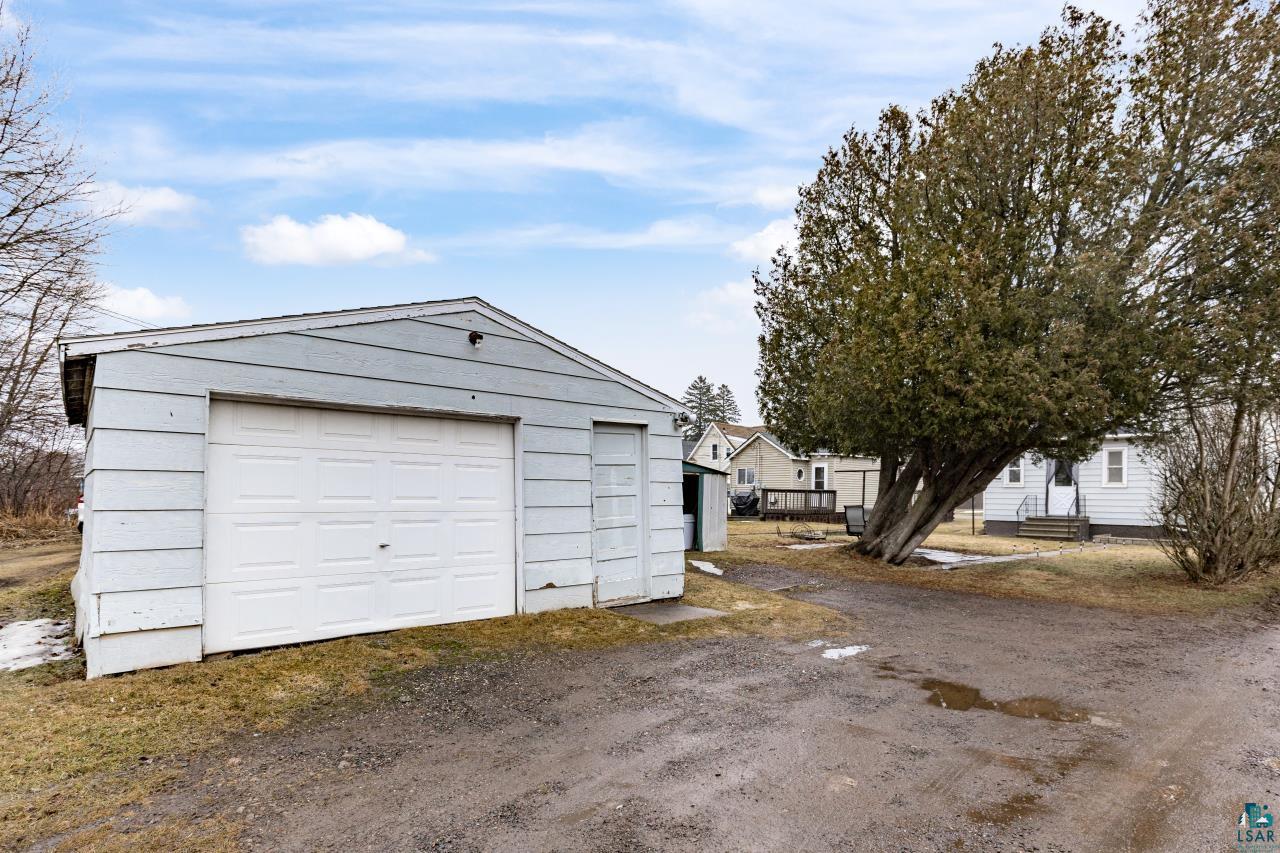 607 3rd Avenue East Superior, WI 54880 - Photo 36 of 41 Detached garage with driveway