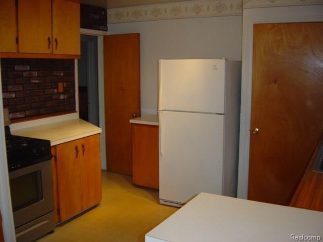 9948 Inkster Road Redford, MI 48239 - Photo 9 of 25 INKSTER KITCHEN 2.JPG