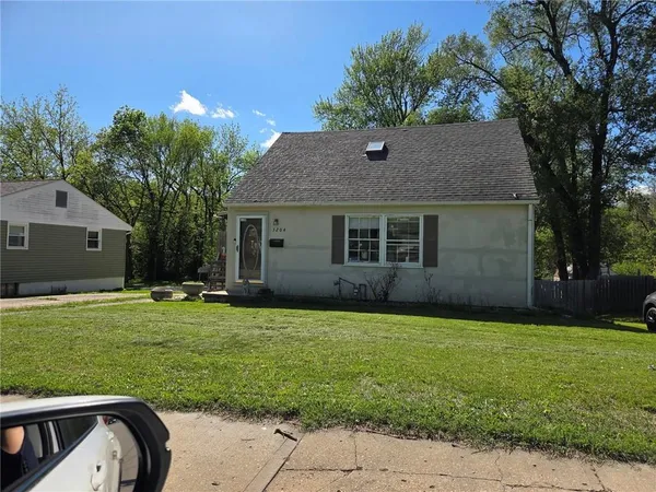 $210,000 | 3204 South Sterling Avenue, Independence, MO 64052