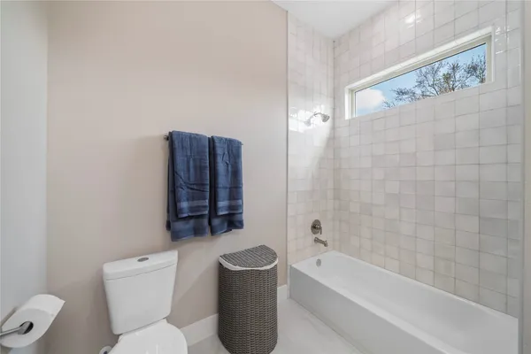 $2,400 | 312 Queen Sude Lane, Houston, TX 77091