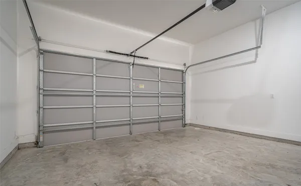 $2,400 | 312 Queen Sude Lane, Houston, TX 77091