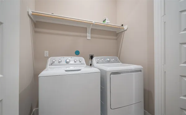$2,400 | 312 Queen Sude Lane, Houston, TX 77091