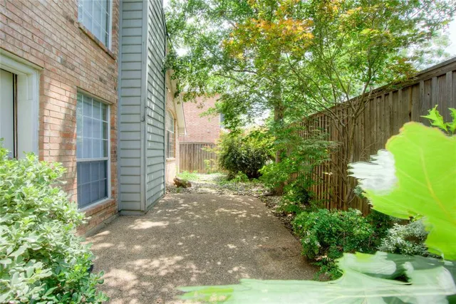 $2,395 | 14584 Whitman Court, Addison, TX 75001