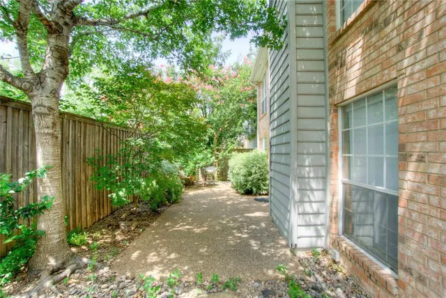 $2,395 | 14584 Whitman Court, Addison, TX 75001