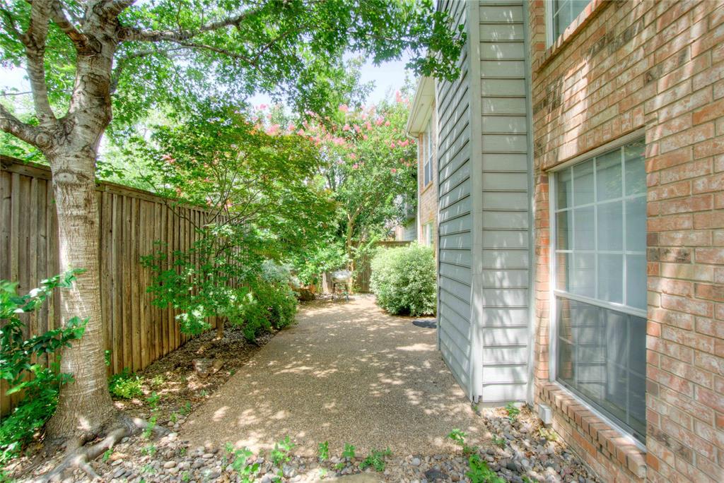 14584 Whitman Court Addison, TX 75001 - Photo 3 of 24