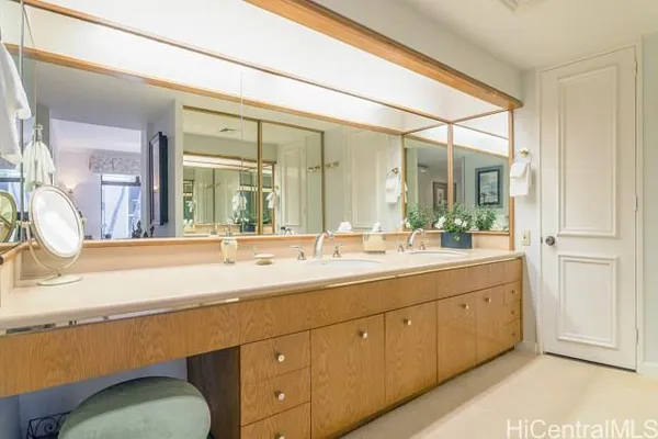 $9,000 | 4999 Kahala Avenue, Unit 350, Honolulu, HI 96816