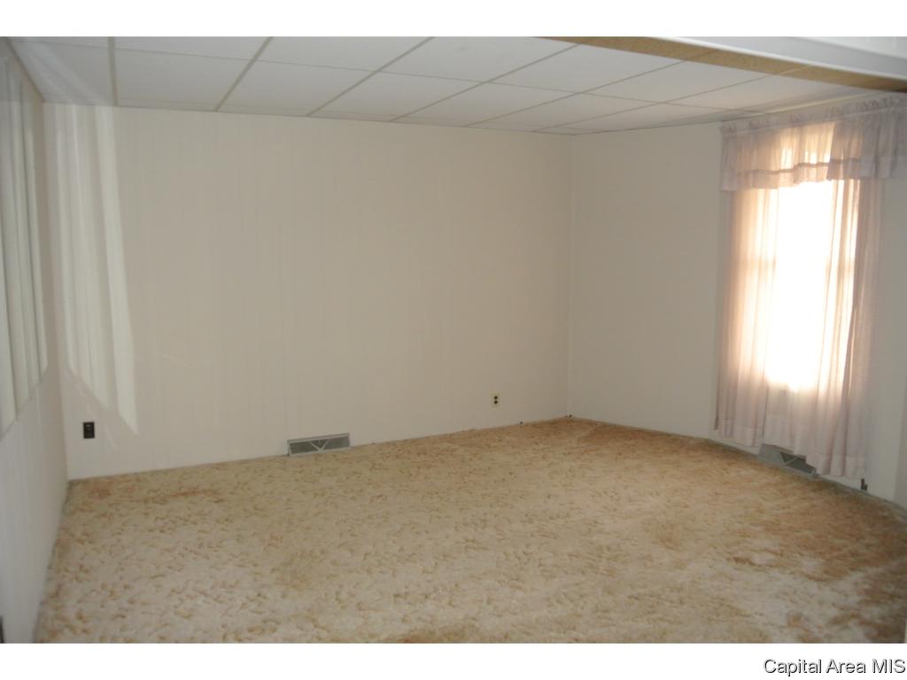 1100 West Elliott Avenue Springfield, IL 62702 - Photo 15 of 21 Gallery Image 15