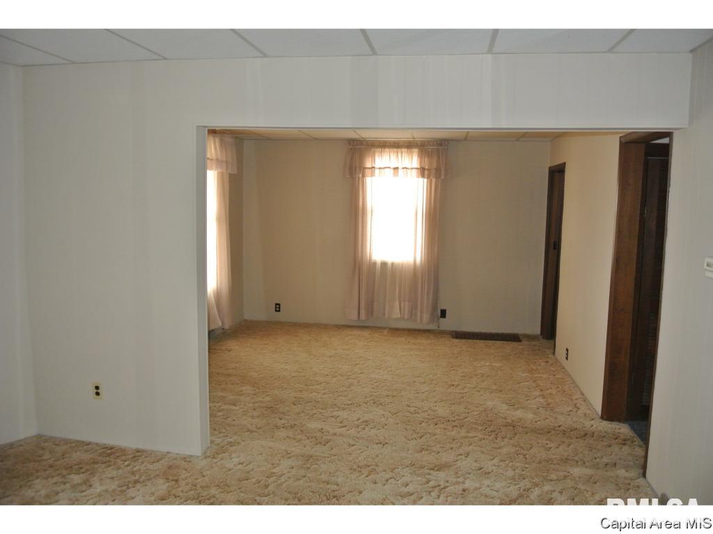 1100 West Elliott Avenue Springfield, IL 62702 - Photo 17 of 21 Gallery Image 17