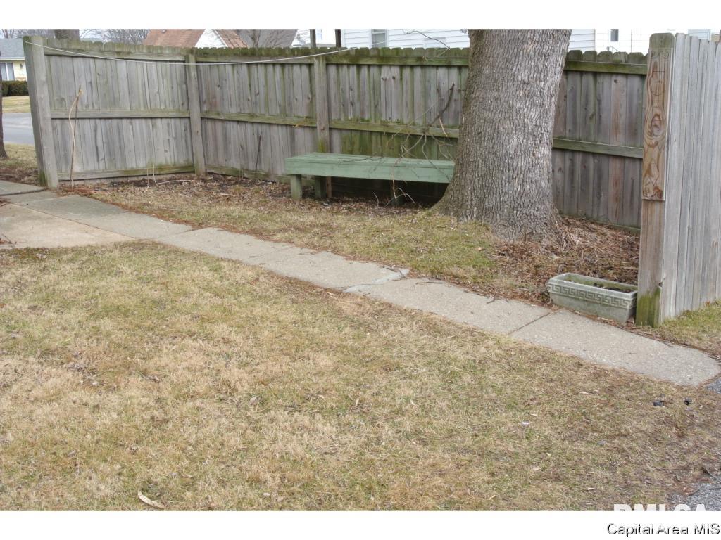 1100 West Elliott Avenue Springfield, IL 62702 - Photo 9 of 21 Gallery Image 9