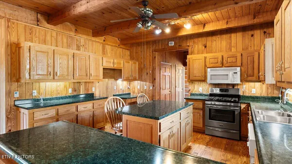 $564,000 | 1793 Cherokee Drive, Bean Station, TN 37708