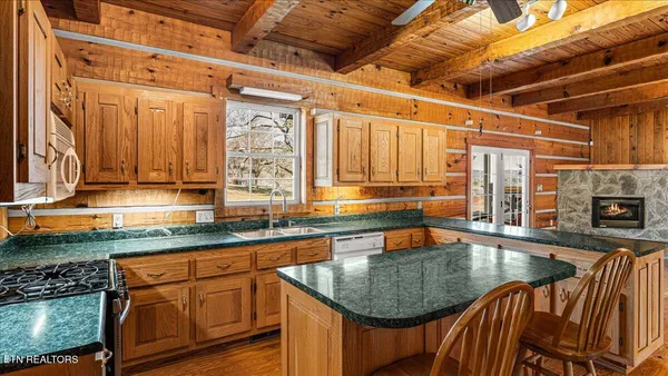 $564,000 | 1793 Cherokee Drive, Bean Station, TN 37708