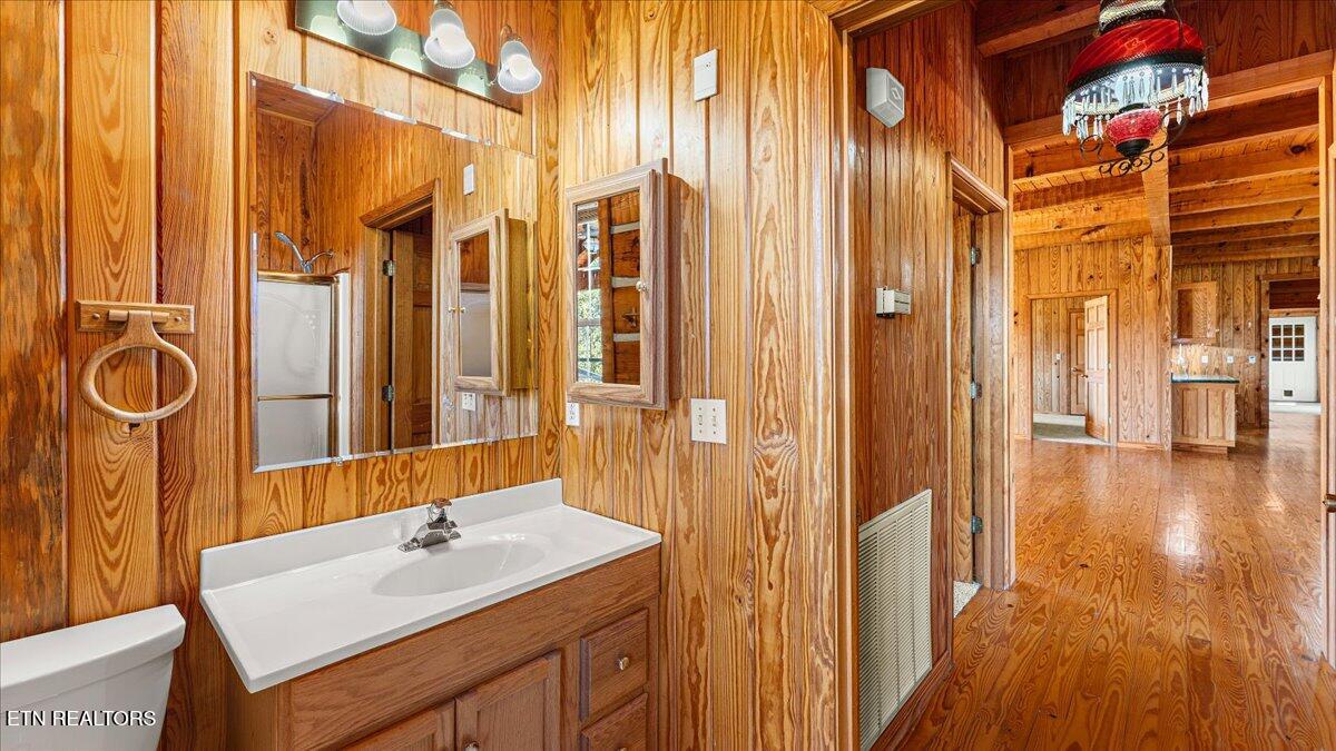 1793 Cherokee Drive Bean Station, TN 37708 - Photo 29 of 60 30-Full Bath