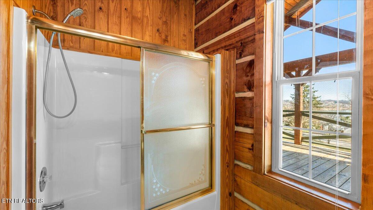 1793 Cherokee Drive Bean Station, TN 37708 - Photo 30 of 60 31-Full Bath